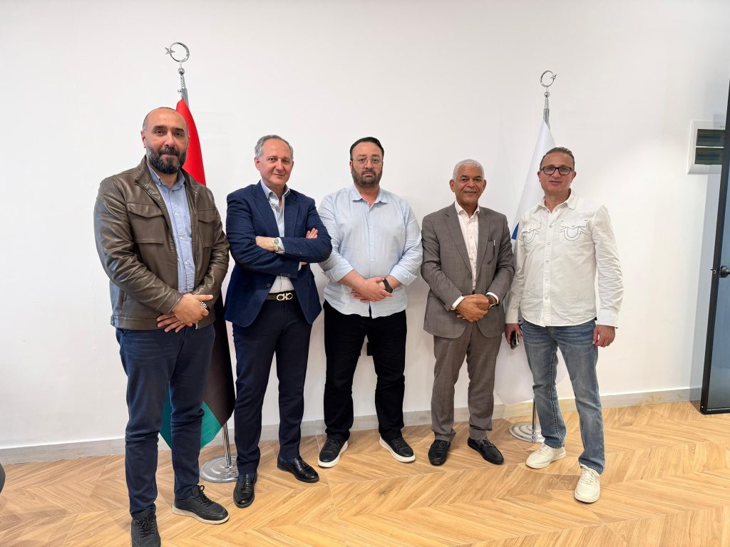 وزير الاستثمار بالحكومة الليبية يزور مقر مجلس أصحاب الأعمال الليبيين ببنغازي